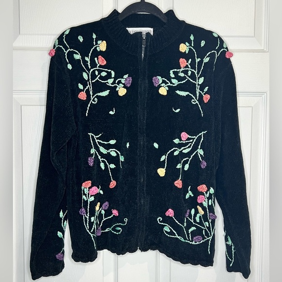 VTG Victoria Harbour Black sweater with Floral Embroidery - Size Large - Picture 1 of 6